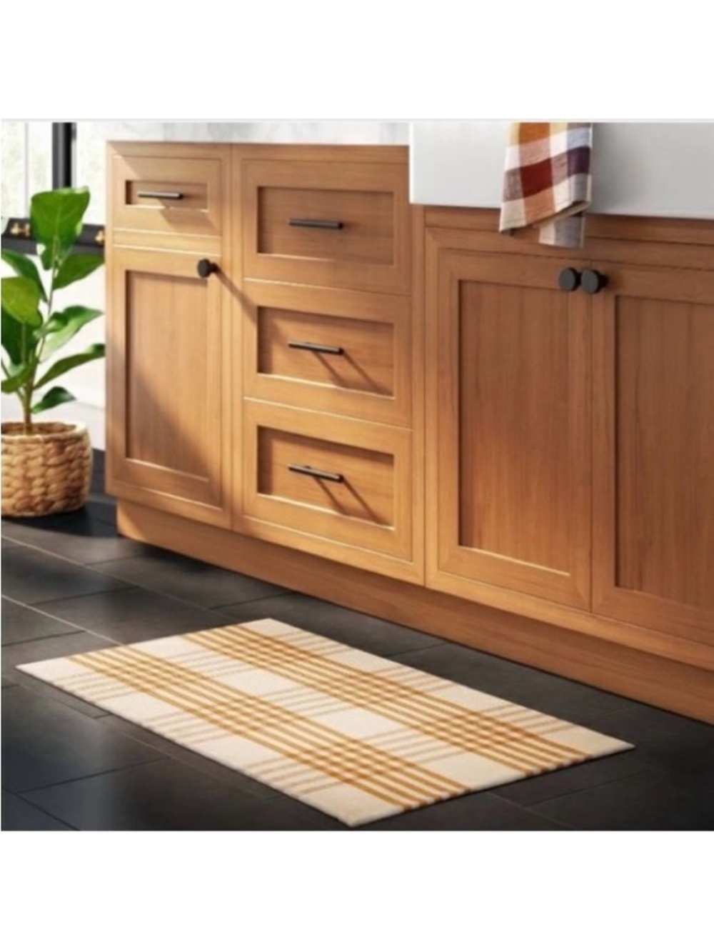 🆕- Threshold 20"x 34" Plaid Rectangle Woven Indoor Accent Rug Gold